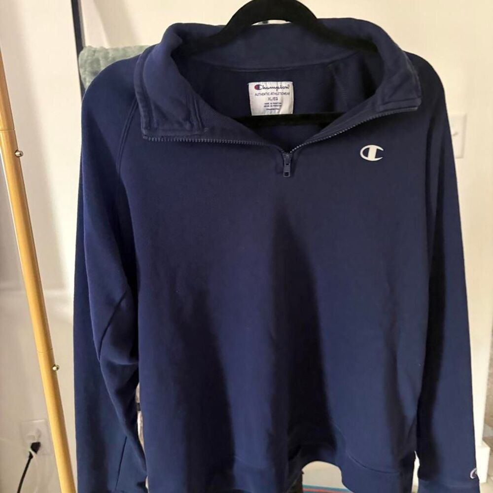 Champion Men's Navy Sweatshirt